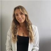 Etudiante à l'EDHEC donnant des cours de maths du collège à la prépa